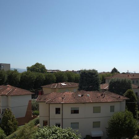 Appartamento Via Grandi - Free Gated Parking - 5 Minutes From Center Lukka Zewnętrze zdjęcie